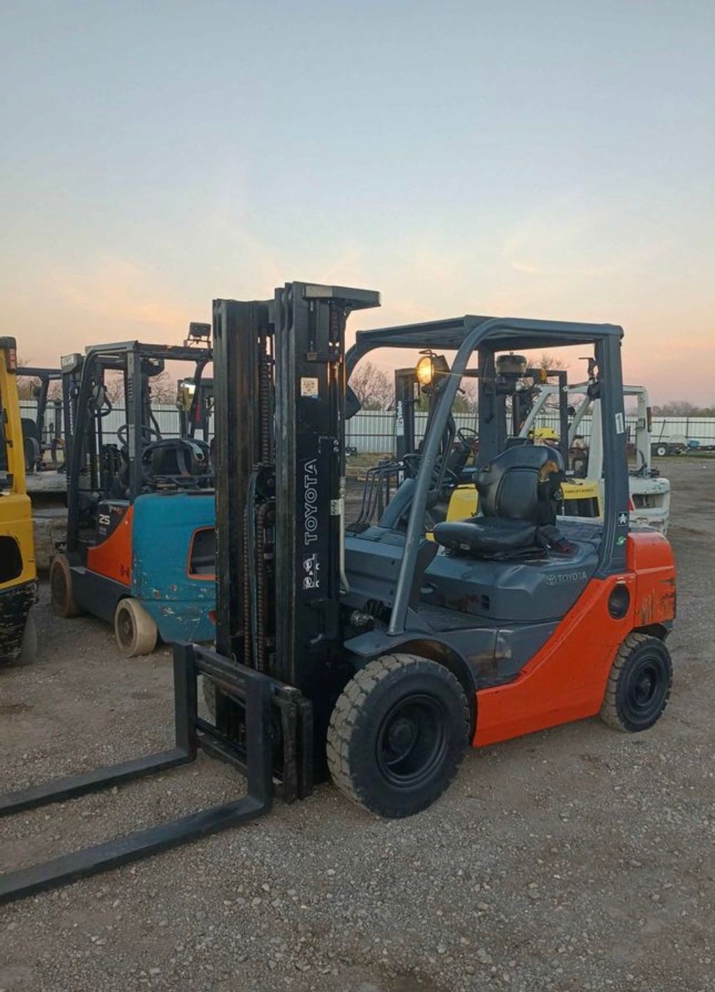 5,000lb(s) Forklift